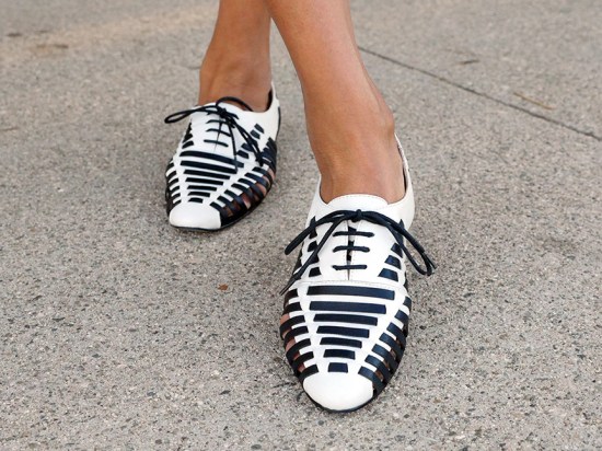 banana repulic audrey huarache oxford black and white