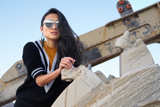 michelle-forstadt-le-specs-paramount-mirror-sunglasses-gypsy-flea-market-black-fringe-earrings